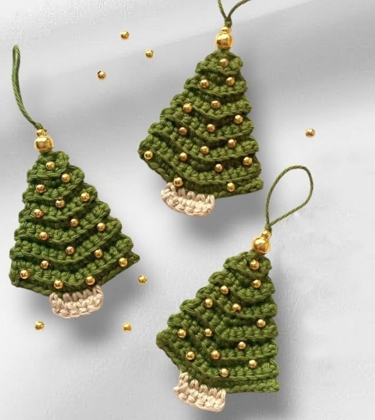 How to Crochet Christmas Tree Ornament with Golden Beads