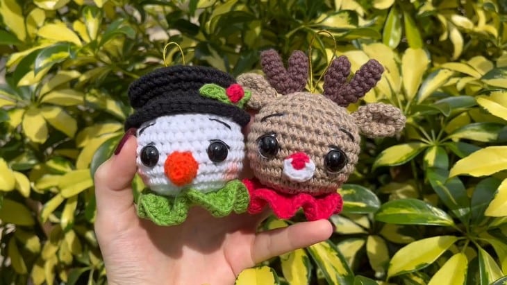 How to Crochet Snowman and Reindeer Ball Ornaments for Christmas