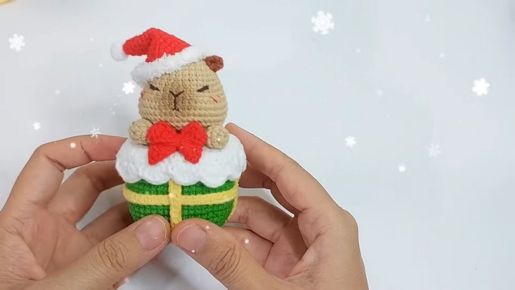 Cute Christmas Capybara Doll Amigurumi Tutorial (7)
