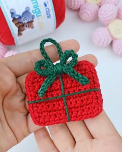 How to Crochet Christmas Gift Ornament & Applique