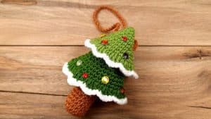 How to Crochet Christmas Tree Lip Balm Holder (Tiered and Beaded)