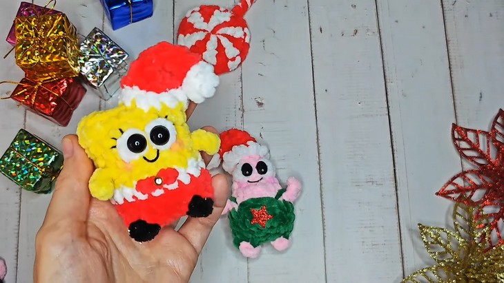 How to Crochet Christmas Dolls From Sponge bob Square Pants (2)