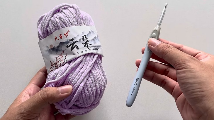 How to Crochet Cute & Friendly Baby Alien _ Quick & Easy Plushie Tutorial (5)