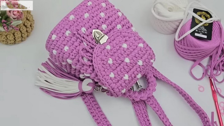 How to Crochet Simple backpack With T Shirt Yarn (2)