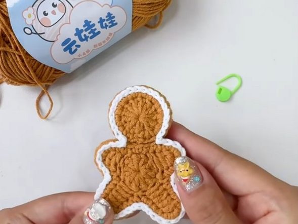 crochet applique of gingerbread