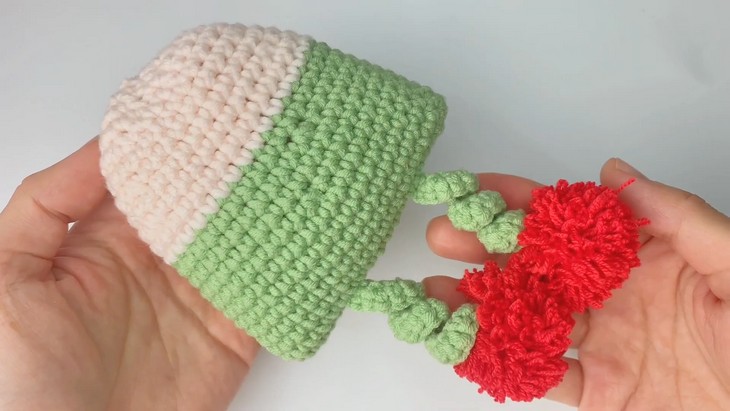 HOW TO CROCHET CHRISTMAS GNOME DIY Holiday Decoration (1)