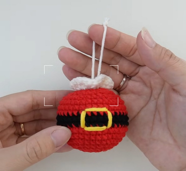 Crochet Christmas Ornament Tutorial (5)