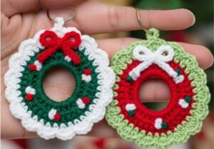 How to Crochet Christmas Wreath Charms for Gifting