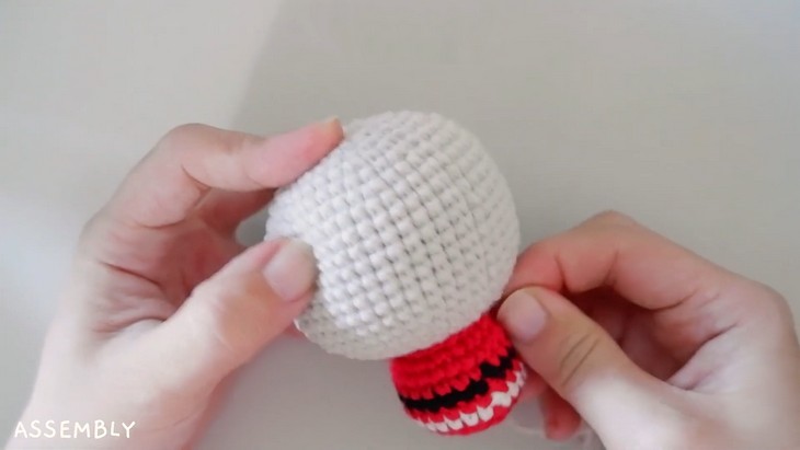 How to Crochet Cute Santa Claus Amigurumi (5)