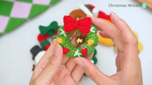How to Crochet Christmas Wreath Ornament with Golden Bell