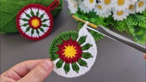 How to Crochet 5 Christmas Wreaths (Great for Gifting)