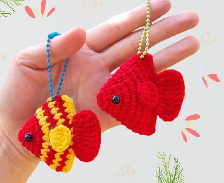 Crochet Fish keychain steps (1)