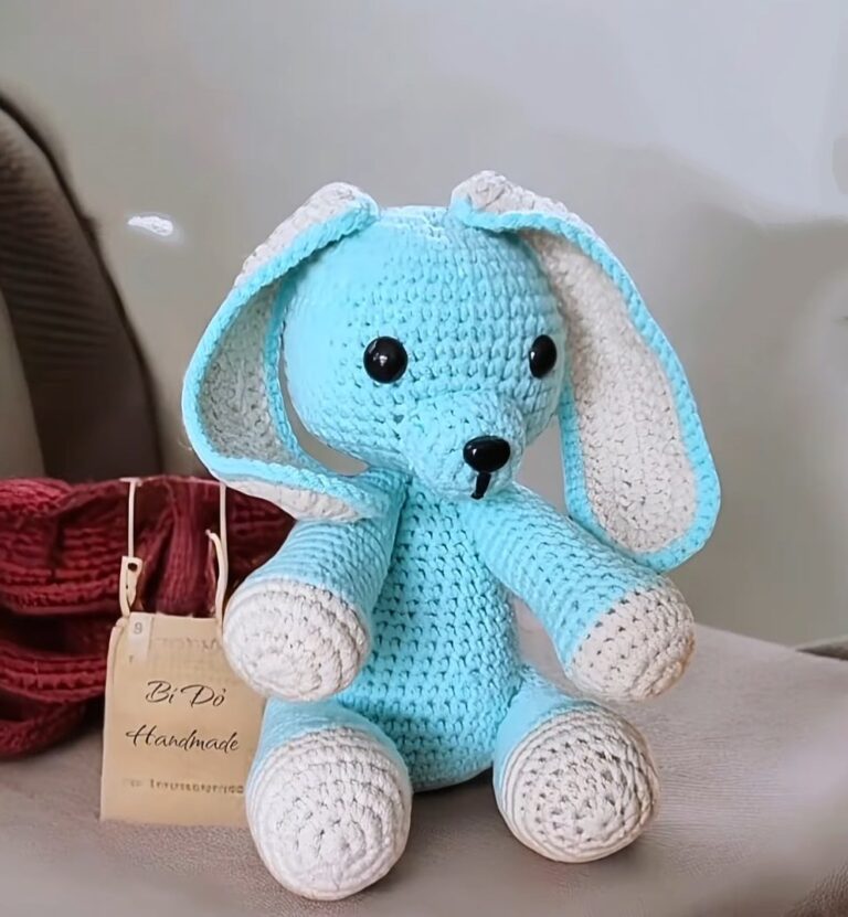 Free Crochet Long Ear Bunny Amigurumi Pattern