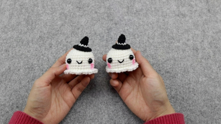 Crochet Mini Baby Boo In Witch Hat Pattern for Halloween