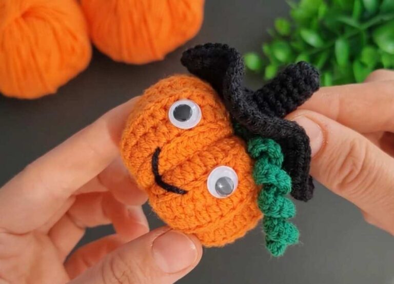 Knittinglov: Crochet Pumpkin With Hat for Halloween