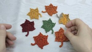 Crochet Oli: Crochet 5-Minute Life-Like Maple Leaf Pattern for Fall