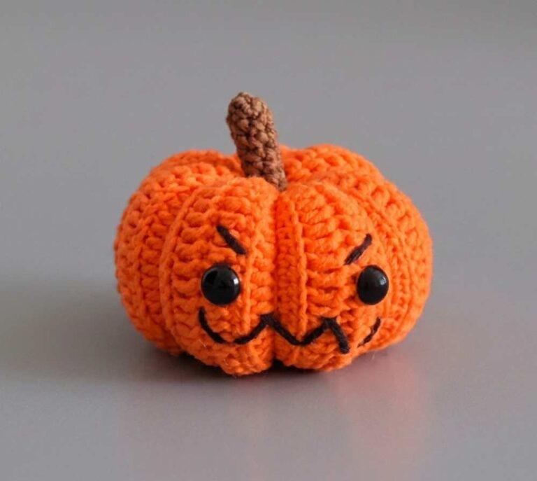 Hello Amigurumi: How to Crochet Quirky Pumpkin Amigurumi for Fall