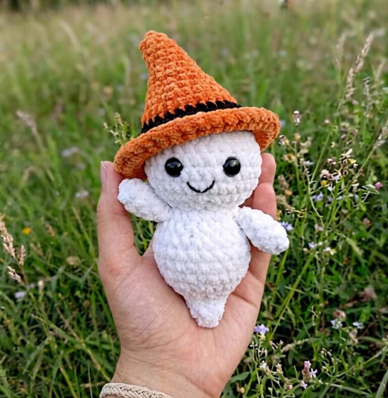 Free Crochet Cutest Flying BOO Ghost Plushie Pattern for Halloween