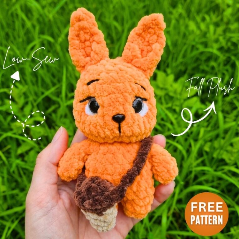 Love-Knitting: Crochet Low-Sew Kawaii Squirrel Plushie with Acorn Bag for Fall