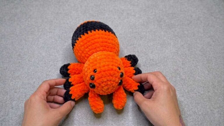 Crochet King Spider Plushie for Halloween (Big Spider with Crown)
