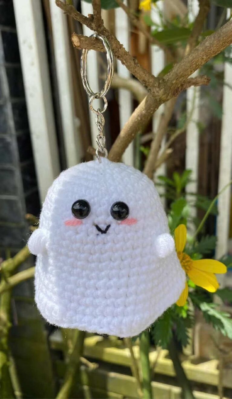 Crochet CUTEST BOO Ghost Keychain Pattern for Halloween