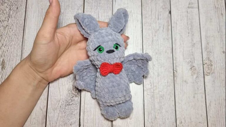 Knitting-Love: Crochet Bat In Bow Plushie Pattern for Halloween