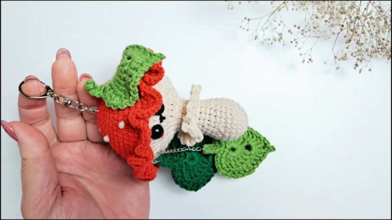 HandMade-Top: Crochet Smiling Mushroom Amigurumi with Maple Leaf for Fall