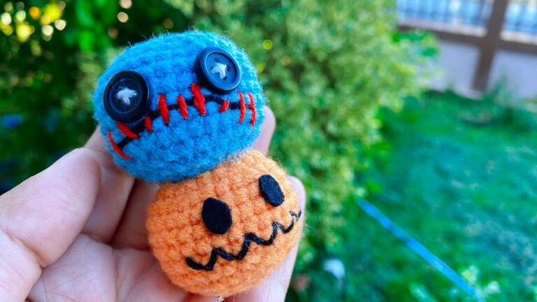 Meowmade: Crochet Spooky Sphere Decorations & Keychain Pattern
