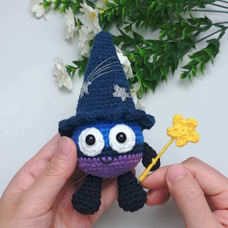 Hui Crochet: How to Crochet Ball Magician Doll Amigurumi for Halloween