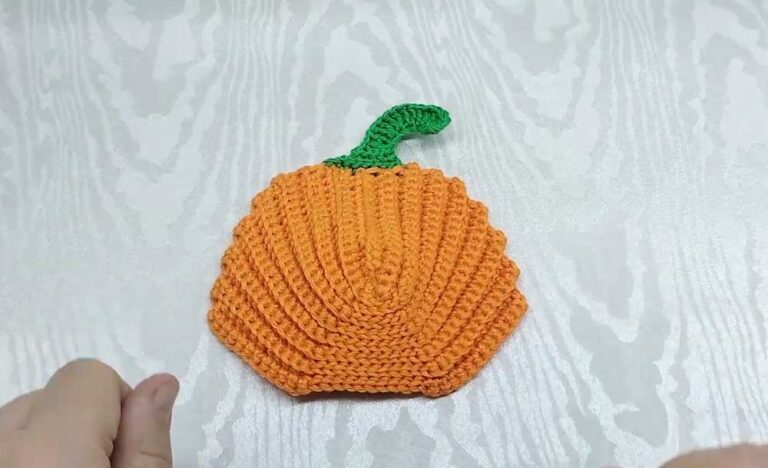 Crochet Oli: Crochet Ribbed Pumpkin Coaster for Fall & Halloween