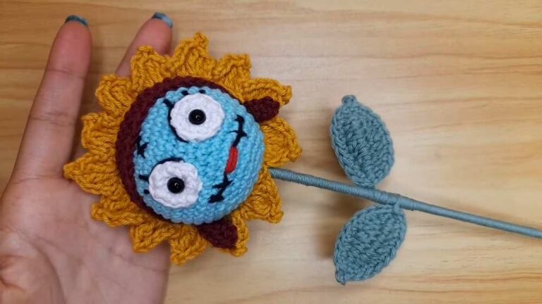 Tejidos: How to Crochet Spooky Sally Spirit Flower Present for Halloween