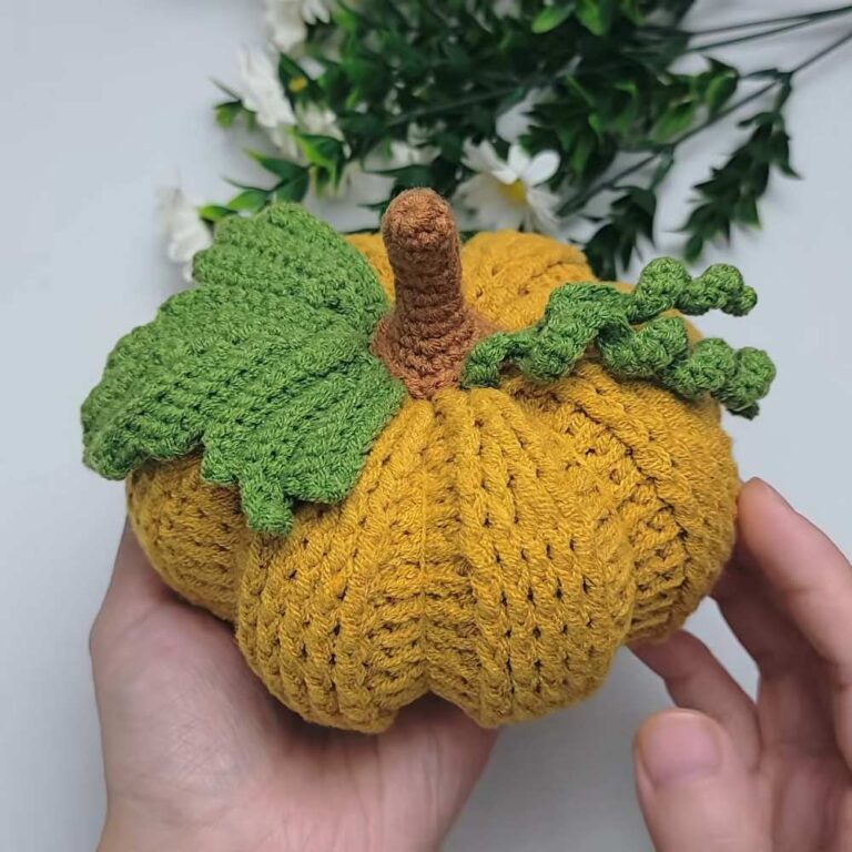 Hui Crochet: Crochet Real Like Pumpkin Amigurumi for Fall Tutorial