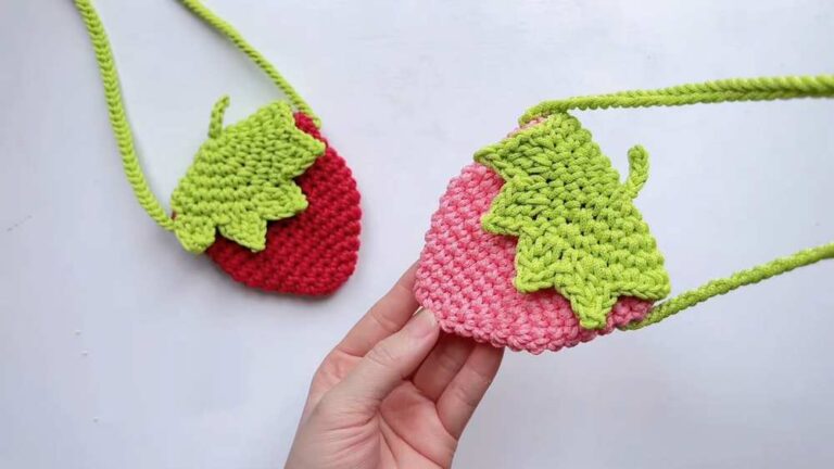 Chiipp: How to Crochet Strawberry Crossbody Pouch with A Flap Tutorial