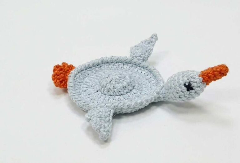 How to Crochet A Funny Flip Flp Swan Coaster