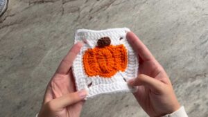 How to Crochet A PERFECT Pumpkin Granny Square for Fall
