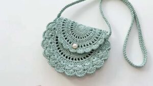 How to Crochet Retro Flap Crossbody Bag for Everyday
