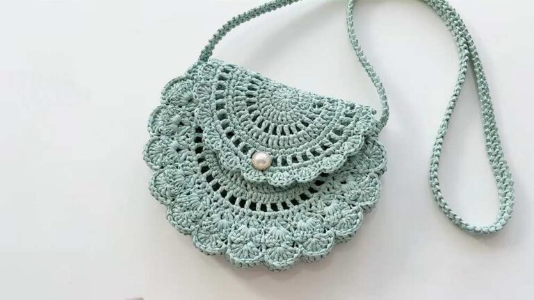 How to Crochet Retro Flap Crossbody Bag for Everyday