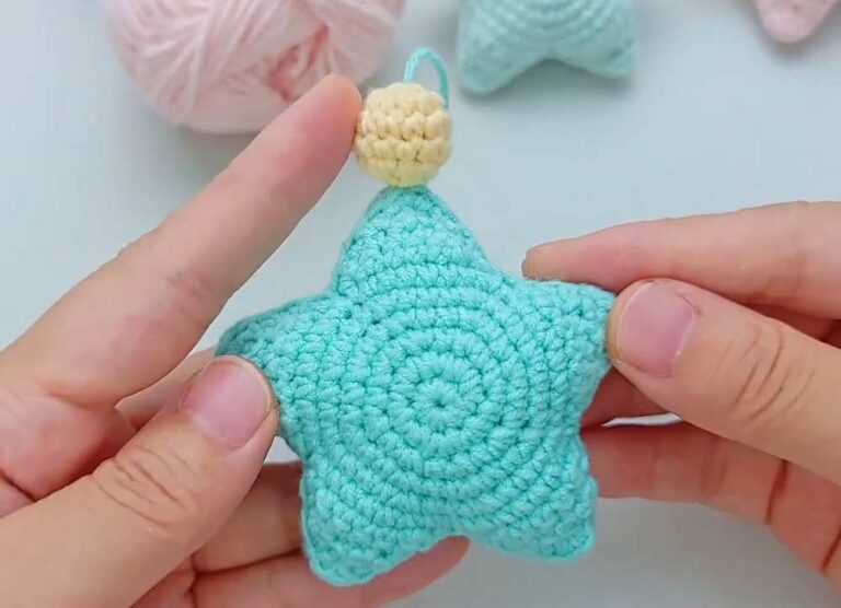 How to Crochet A No-Sew Star Charm for Festive Decorations