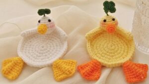 How to Crochet A Funny Long-Legged Duck Amigurumi Coaster