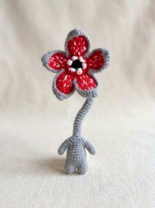 How to Crochet Spooky Flower Monster Long-Neck Amigurumi