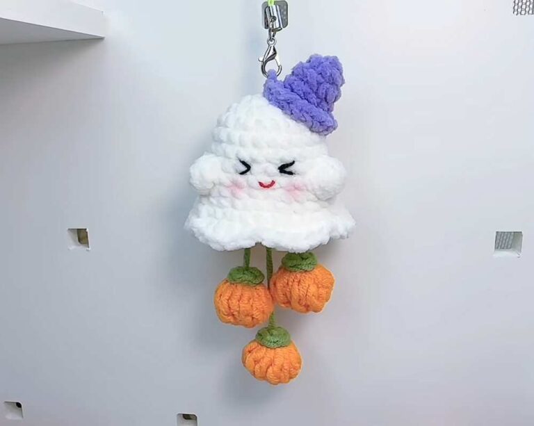 Crochet Kawaii Skinny Yarn Ghost Plushie with 3 Ball Pumpkins Hanging