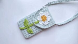How to Crochet 3D Daisy Applique Handset Pouch with Straight Handle